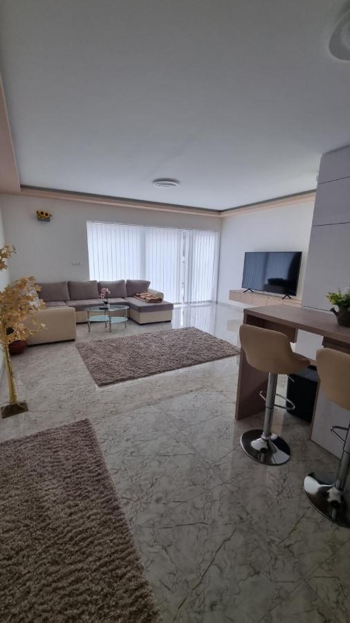 세게드 Sarkcsillag Teljes Csaladihaz- Star Complete Family House 아파트 외부 사진