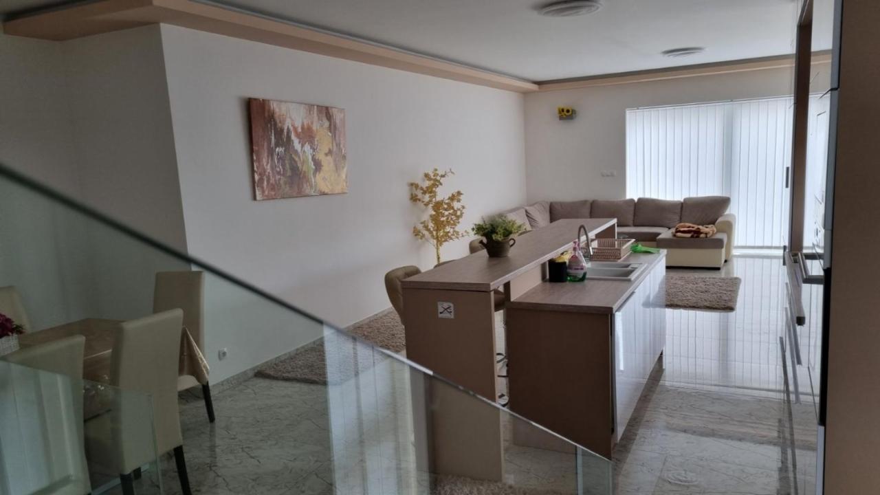 세게드 Sarkcsillag Teljes Csaladihaz- Star Complete Family House 아파트 외부 사진
